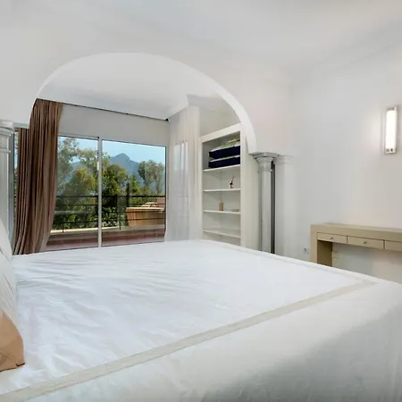 Stunning 2 Bedroom Magna Rdr259 Apartment Marbella