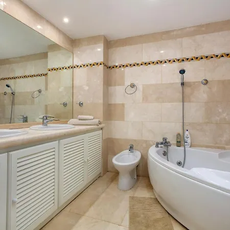 Apartment Stunning 2 Bedroom Magna Rdr259 *
